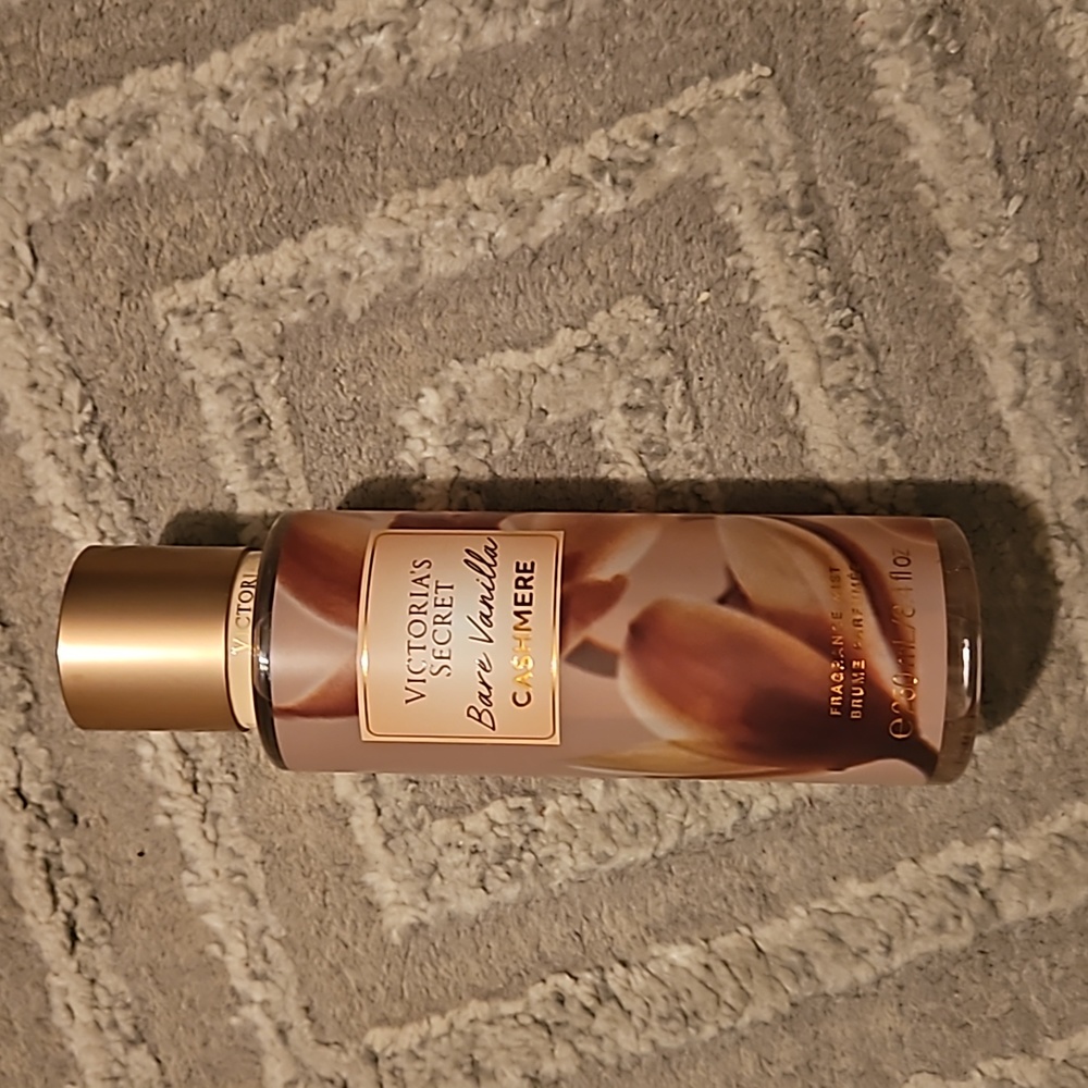 NEW Bare vanilla cashmere victorias secret(Vanilla 28 similar)